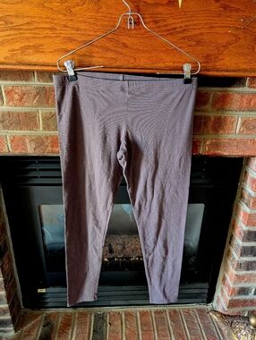 New York & Co. Capri Leggings in Gray Size Medium